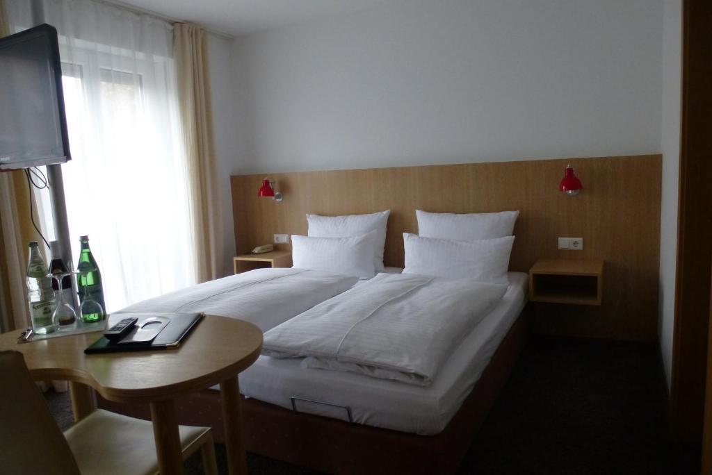 Hotel Alpenblick Garni Юберлінген Номер фото